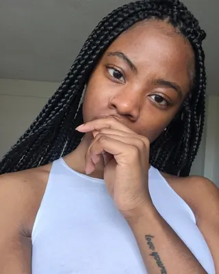 Aminata, 18 ans, plan cul à Villefranche-sur-Saône