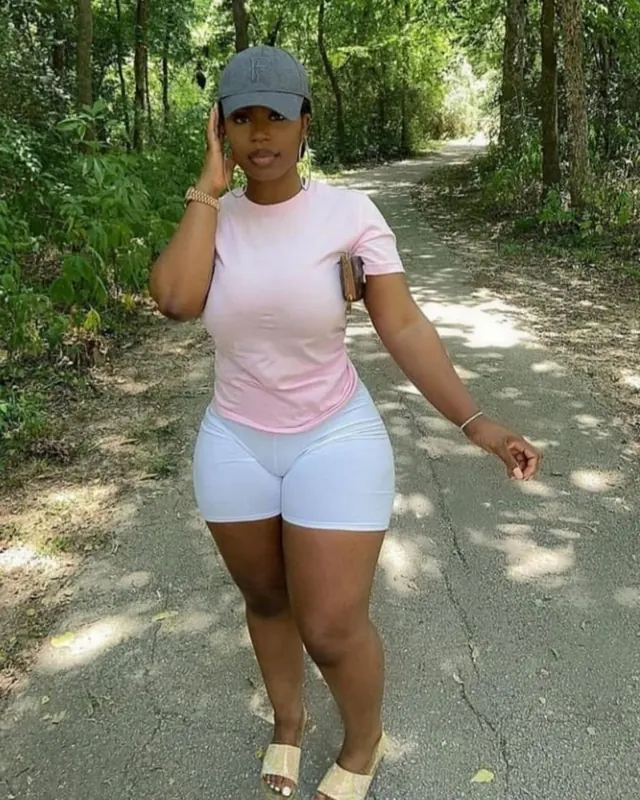 Maëva, 23 ans, plan cul à Guipel